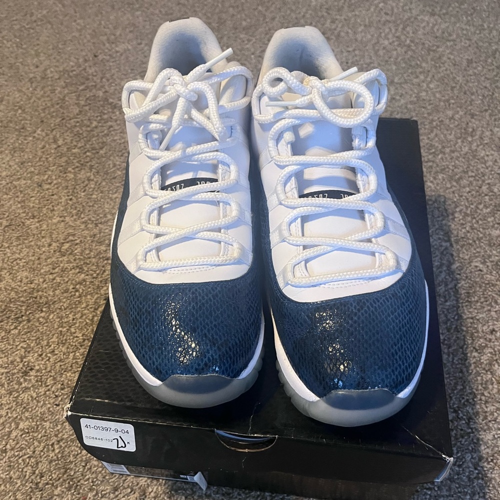 Jordan 11 “ Snakeskin Blue “ size 13